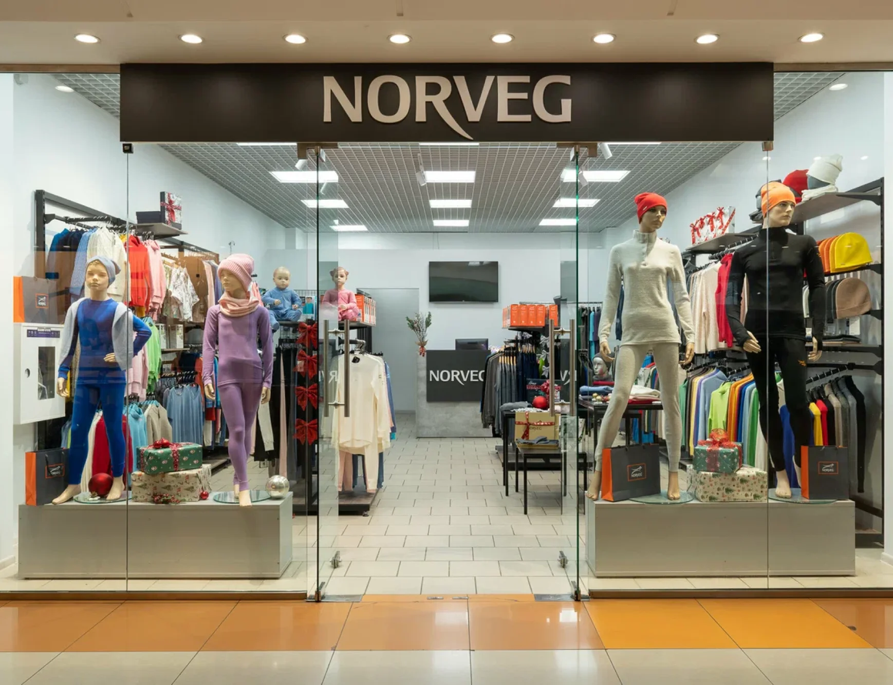 Фото шоурума